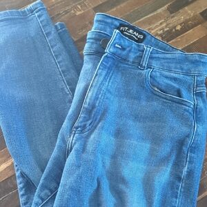 FIT JEANS Womens Skinny Jeans in Blue